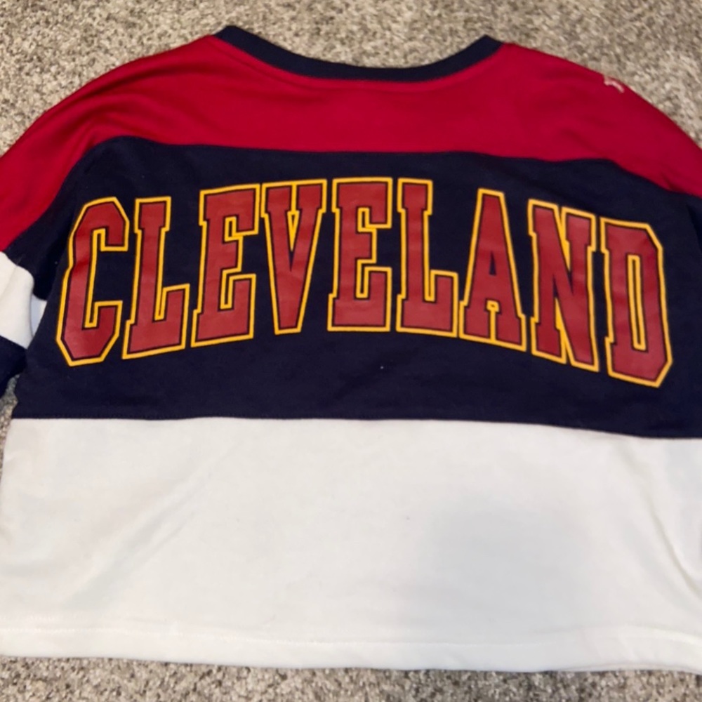 xs small Cleveland Cavaliers cropped long sleeve